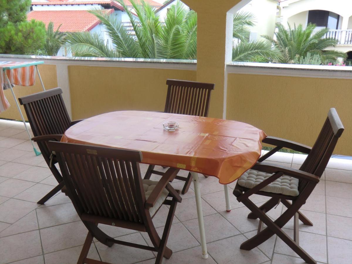 Ferien Haus Evita Auf Insel Vir - Wohnung I Exterior photo