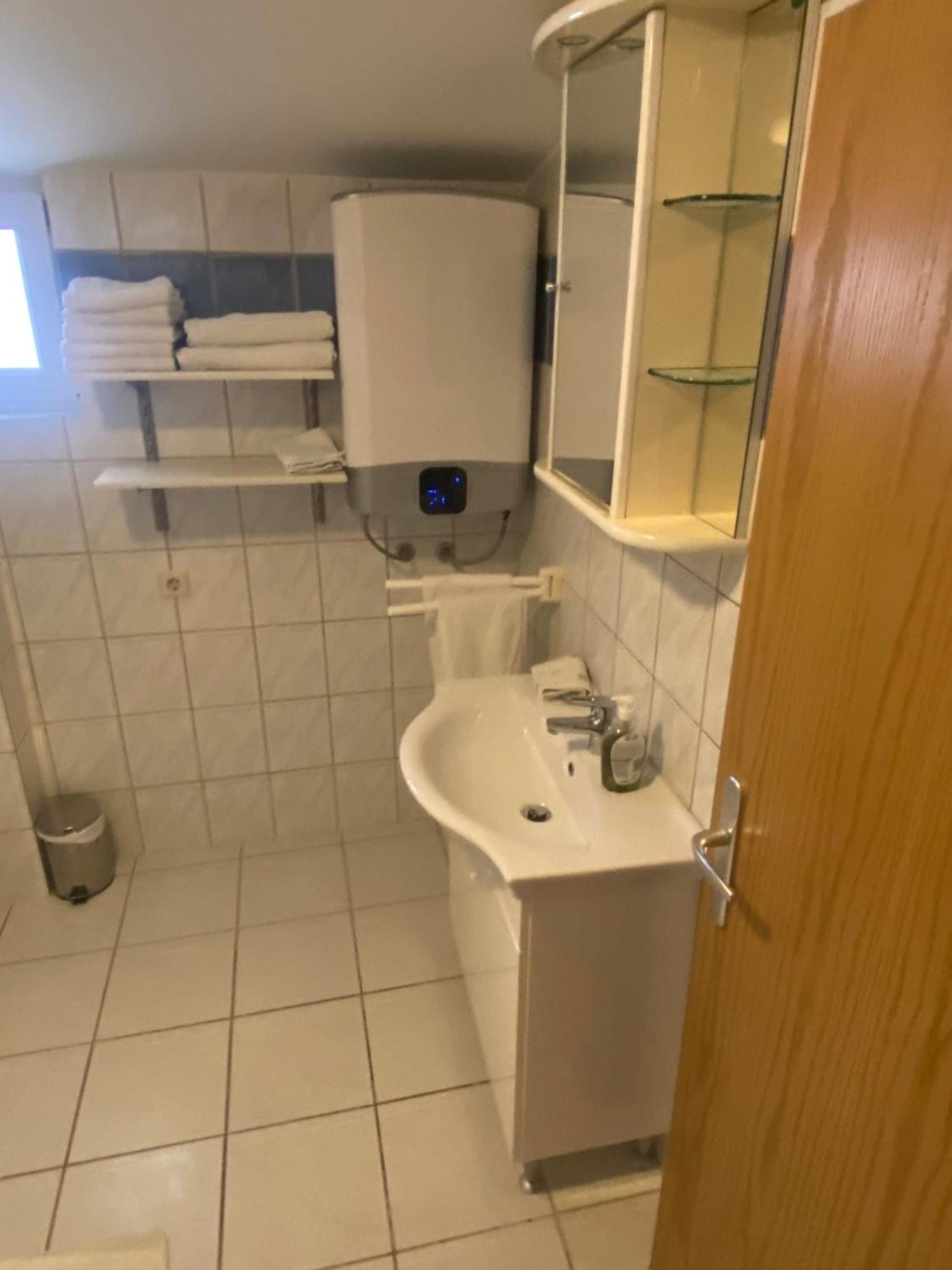 Ferien Haus Evita Auf Insel Vir - Wohnung I Exterior photo